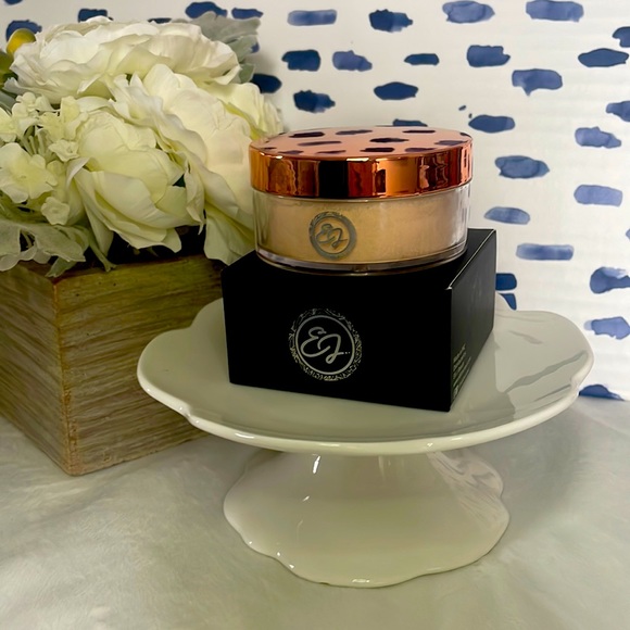 Elli J. Beauty Glow Off Loose Setting Powder - Picture 2 of 4